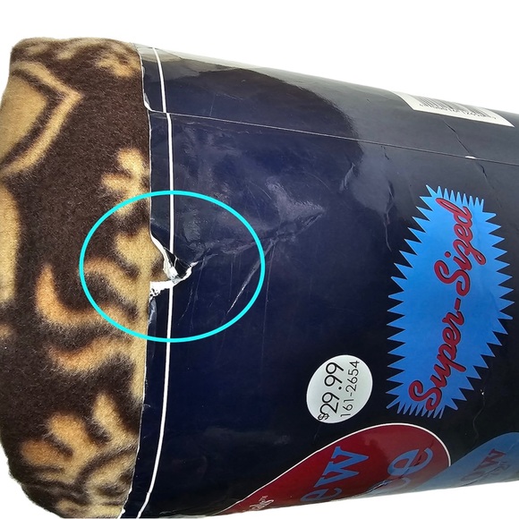 NEW JoAnn Essentials No-Sew Fleece Throw 60” X 72” Two Blankets 1 print, 1 solid - Picture 7 of 7